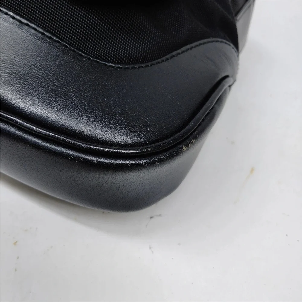Gucci Jackie Black Shoulder Bag with Piston Lock EUC - Picture 7 of 17